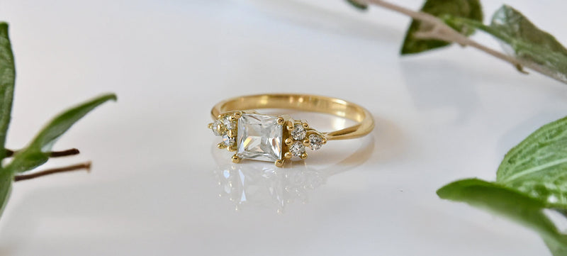 Anillos de Compromiso Moderno