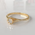 Anillo de Compromiso con Diamantes Charlotte - Oro Amarillo 18K