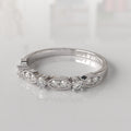 Anillo de Compromiso con Diamantes Alexa - Oro Blanco 18K